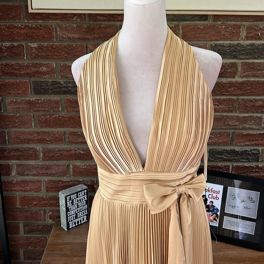 MAC DUGGAL 11636 Pleated Halter Neck Gown Bow Detail Size 8 NWT - Picture 5 of 7